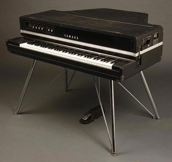 Yamaha Electric Baby Grand.jpg